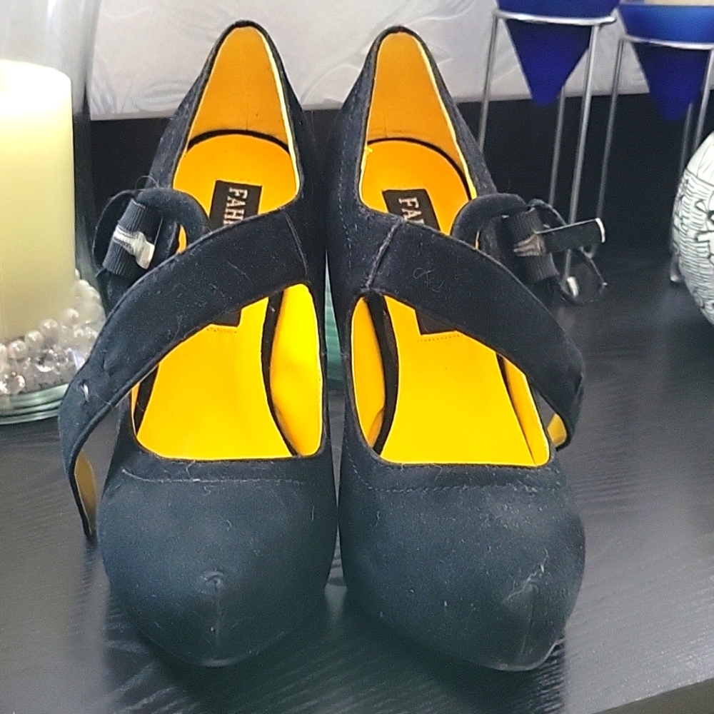 Mary Jane pumps